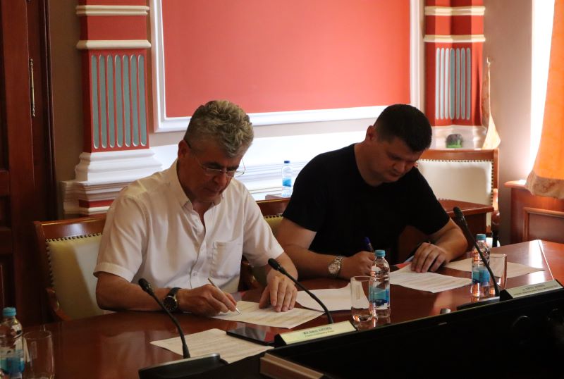 Gradonačelnik Zijad Nišić i predsjednik Sindikata Igor Babić potpisali Sporazum o prestanku generalnog prosvjeda