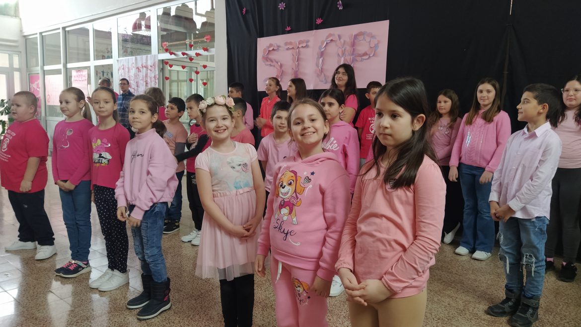 Dan ružičastih majica u OŠ Bijela: Širimo ljubav, a ne nasilje!
