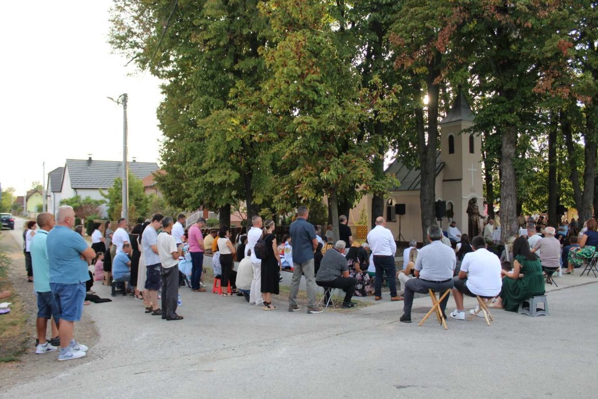 U KOSTRČU OBILJEŽENA 80-ta OBLJETNICA IZGRADNJE KAPELE SVETOG ANTE PADOVANSKOG