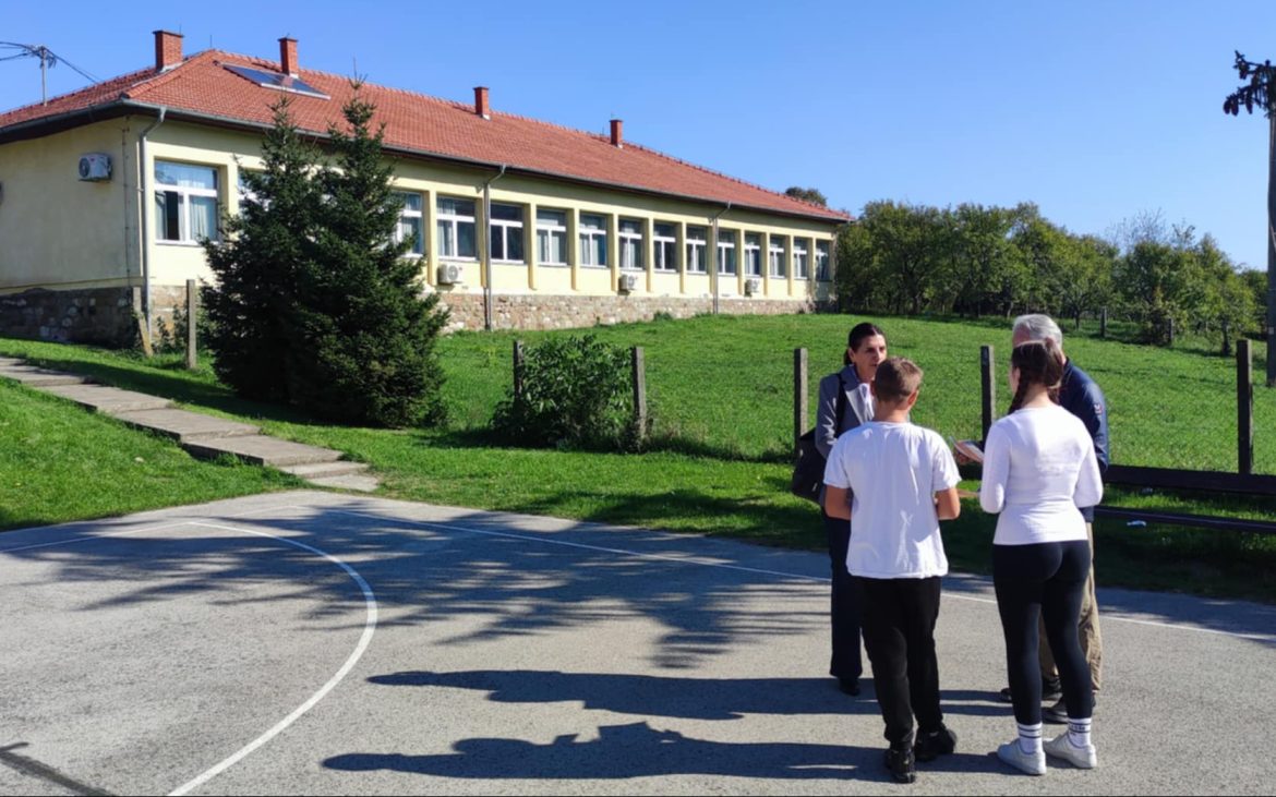 Postavljeni solarni paneli na osnovne škole u Zoviku i Bijeloj