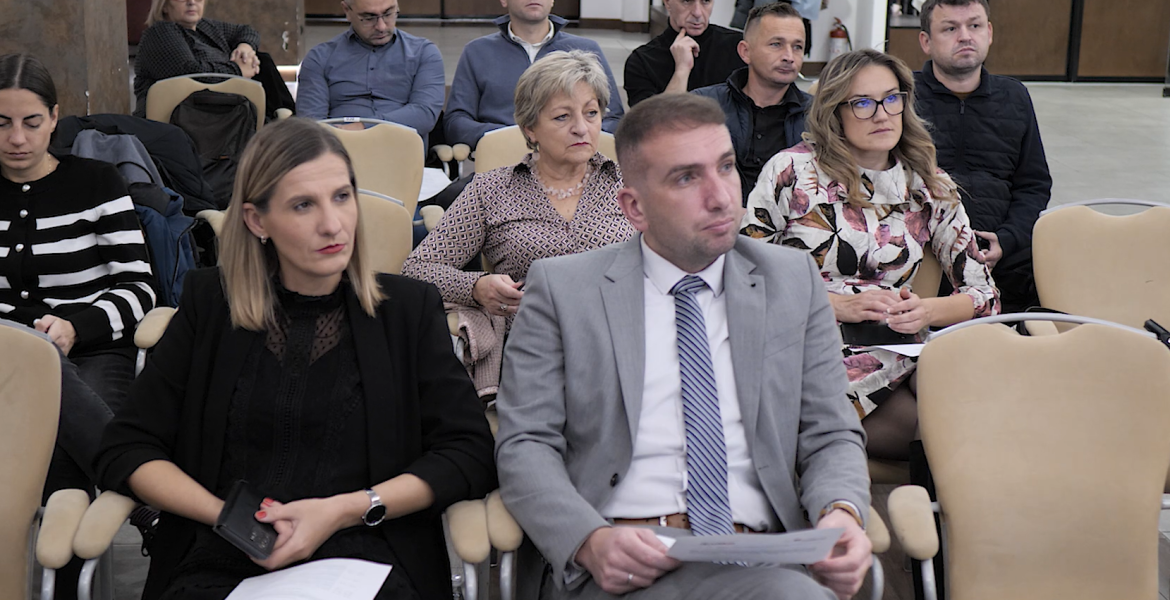 DALEKO OD FUNKCIONALNOSTI JAVNIH PODATAKA