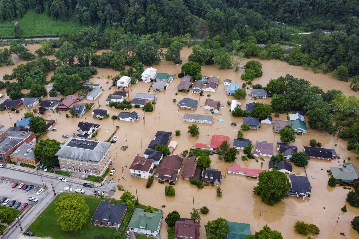 Najmanje 20 poginulo u olujama koje su zadesile dijelove SAD