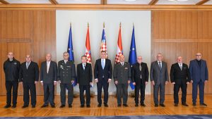 Predsjednik Milanović razgovarao s predstavnicima udruga zagrebačkih pričuvnih brigada Hrvatske vojske