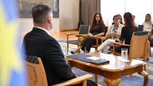 Predsjednik Milanović primio izaslanstvo Hrvatskog saveza gluhoslijepih osoba „Dodir“ povodom obilježavanja Međunarodnog dana gluhosljepoće